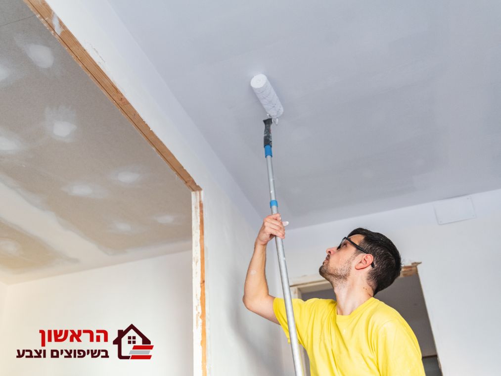 צביעת תקרה